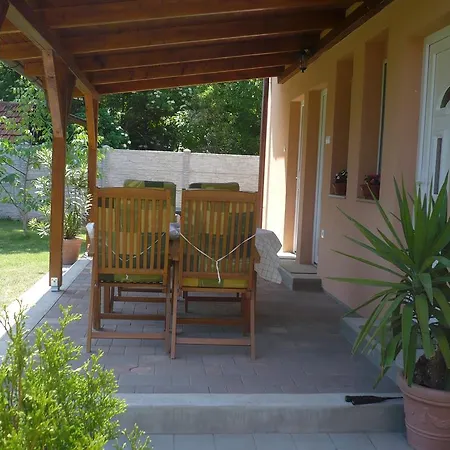 Eszter Apartmanhaz *