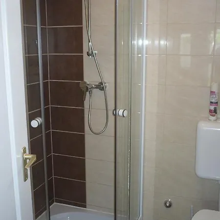 Eszter Apartman *